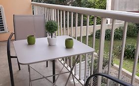 Beau studio avec balcon